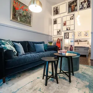  Apartment Designer Loft-ferienwohnung Im Zentrum Mit Tiefgaragen-parkplatz, Waschmaschine Und Privatterrasse